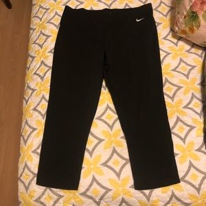 Women’s Nike Dry-Fit Capri Leggings